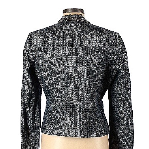 RIANI size 8 / EU 40 beaded collar gray wool blazer in excellent condition - Picture 2 of 13